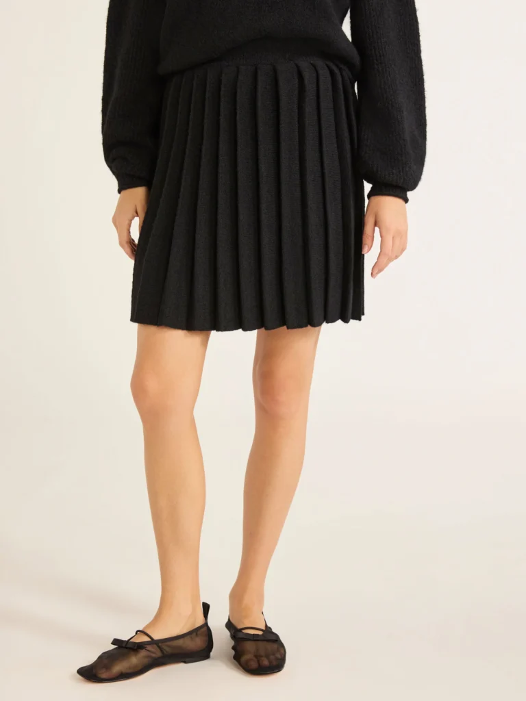 Scoop Women's and Womens Plus Pleated Sweater Knit Mini Skirt, Sizes XS-4X