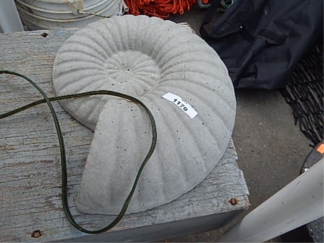 Smith & Hawken 8" Concrete Snail
