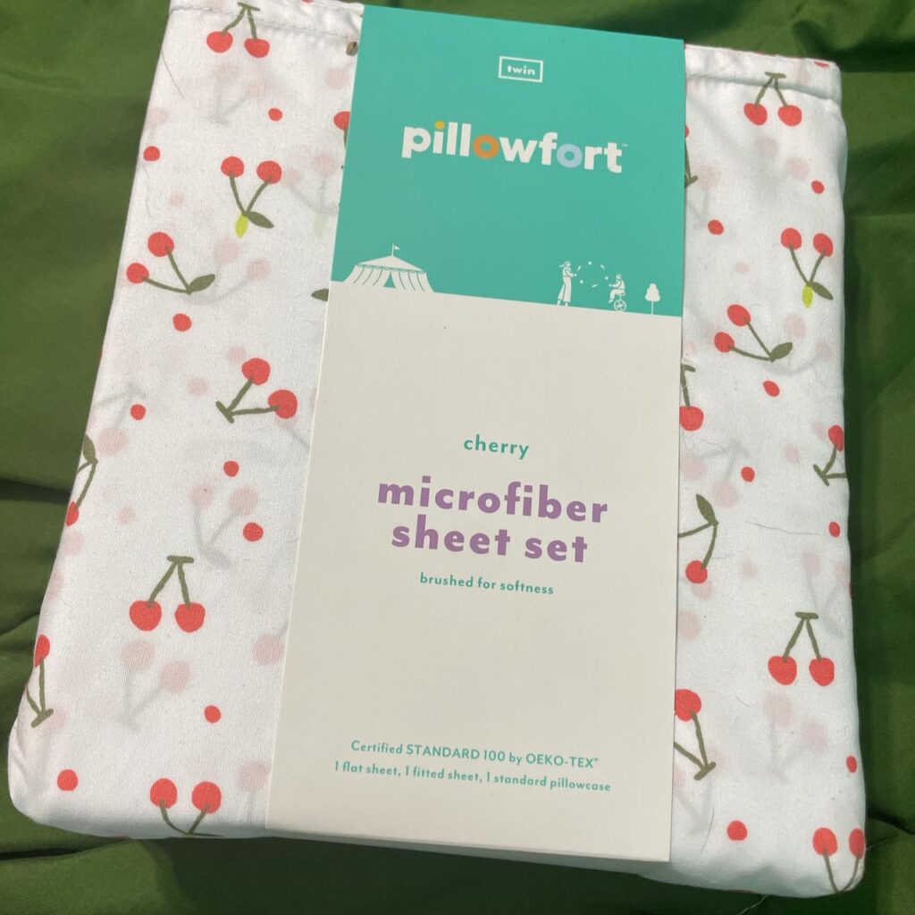 Pillowfort Microfiber Sheet ( Twin)
