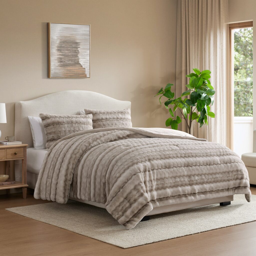 Swift Home Reversible Faux Fur Down King