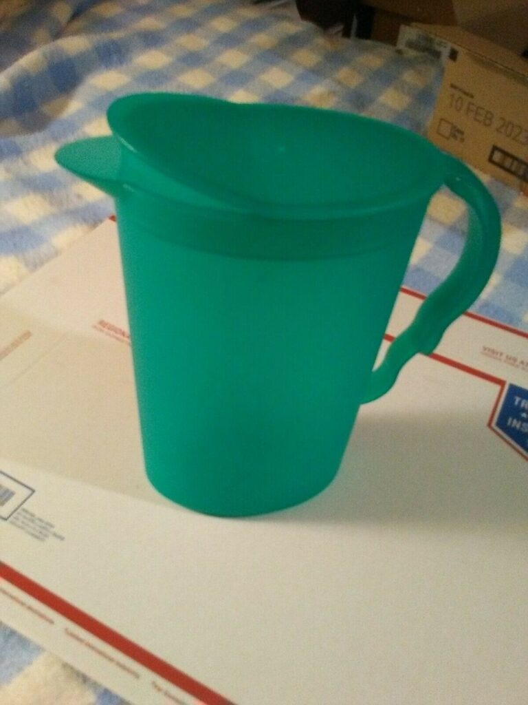 Tupperware 2.1L Pitcher